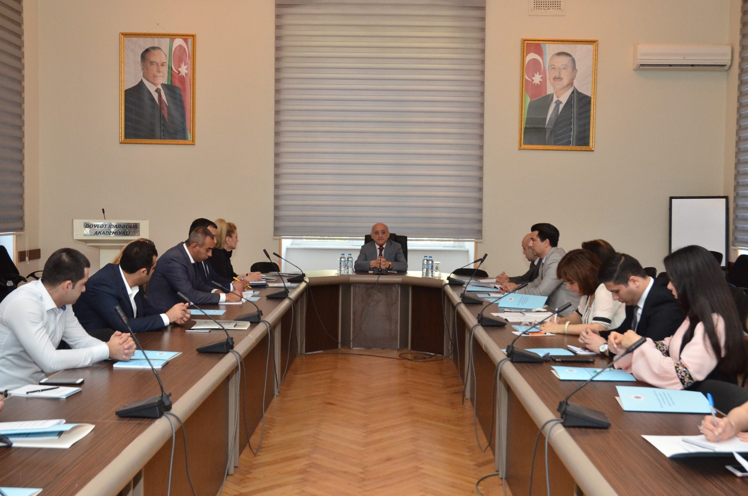 Dövlət İdarəçilik Akademiyasında “Multikulturalizm-Azərbaycan Respublikasının dövlət siyasəti kimi” istiqaməti üzrə qısamüddətli ixtisasartırma kursu keçirilib