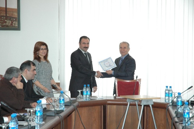 “Azərbaycan dövlətçiliyinin hüquqi əsasları və inzibati islahatlar” istiqaməti üzrəqısamüddətli ixtisasartırma kursu keçirilmişdir ﻿