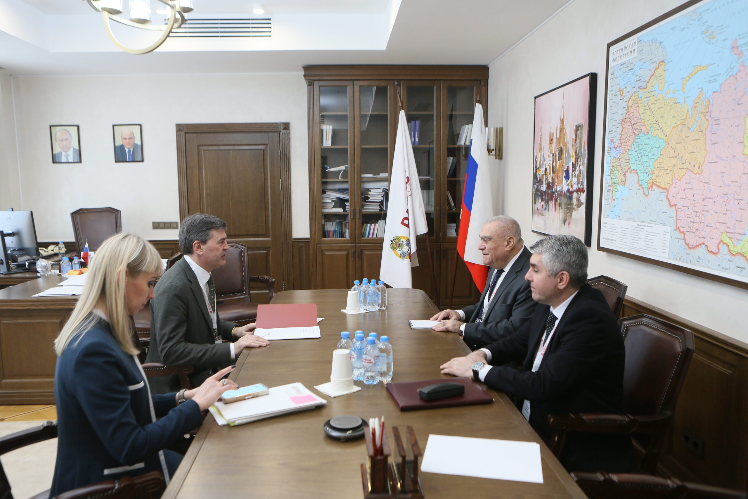 Dövlət İdarəçilik Akademiyasının nümayəndə heyəti Rusiya Federasiyasının Prezidenti yanında Xalq Təsərrüfatı və Dövlət Qulluğu Akademiyasında olublar.