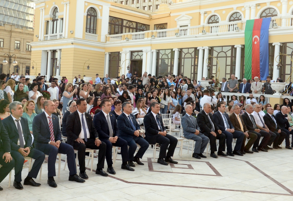 Dövlət İdarəçilik Akademiyasından 393 bakalavr, 96 magistr məzun olub