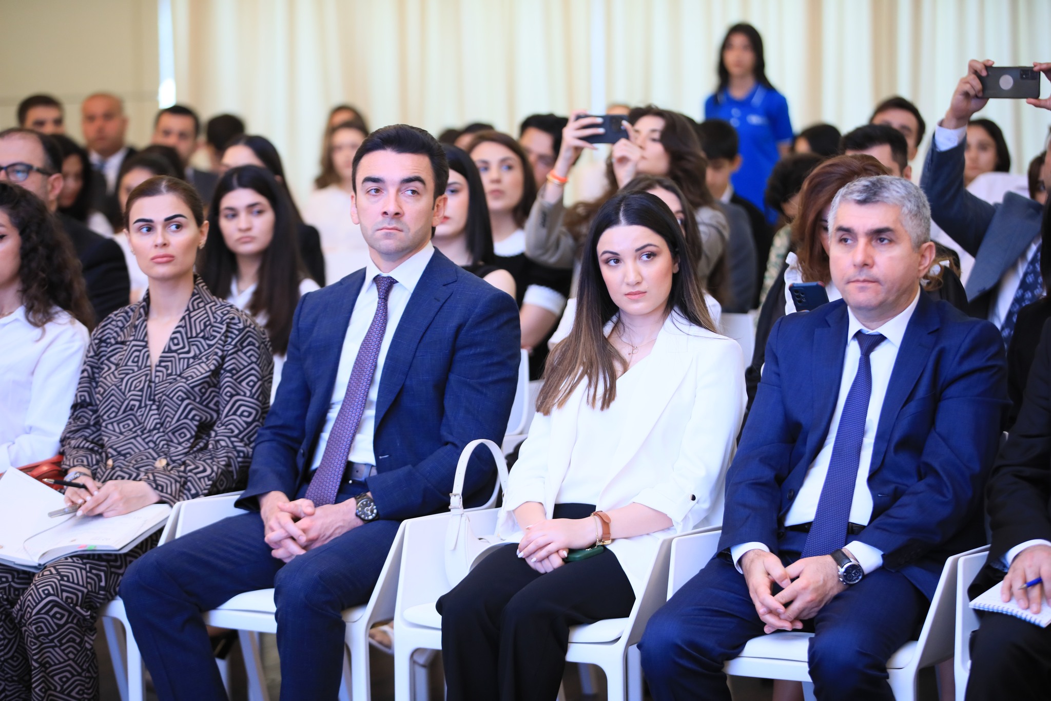 “Prezident İlham Əliyevin innovativ dövlət idarəçiliyi texnologiyaları: COP29-a aparan yol” mövzusunda təqdimat keçirilib