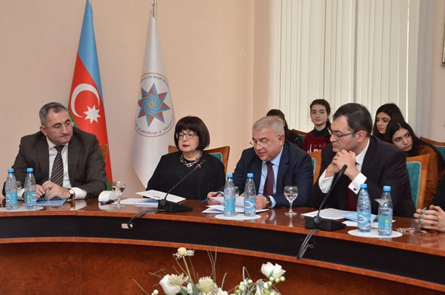 UNESKO üzrə Azərbaycan Milli Komissiyasının 25 illiyi ilə əlaqədar Dövlət İdarəçilik Akademiyasında dəyirmi masa keçirilib