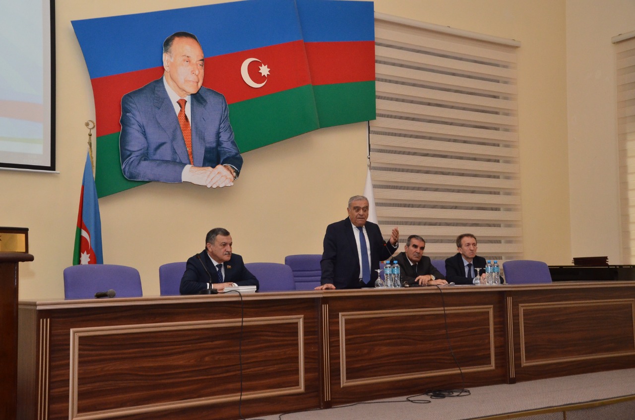 Dövlət İdarəçilik Akademiyasında Yeni Azərbaycan Partiyasının yaradılmasının 30 illiyinə həsr olunan tədbir keçirilib