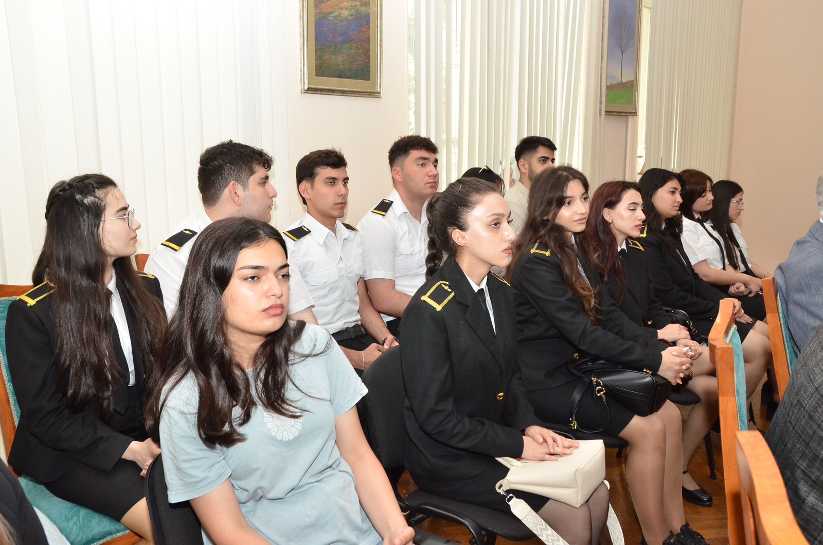 “Mülki qanunvericiliyin problem məsələləri” mövzusunda dəyirmi masa uğurla keçirildi