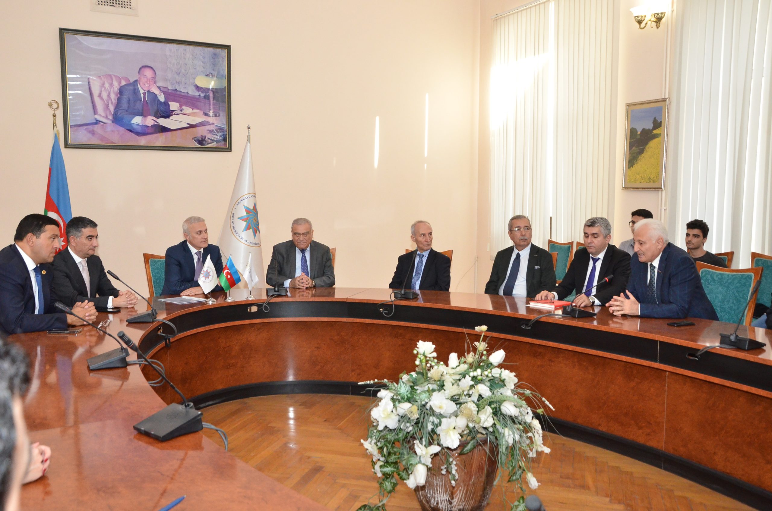 Dövlət İdarəçilik Akademiyası və İqtisadiyyat Nazirliyi yanında Antiinhisar və İstehlak Bazarına Nəzarət Dövlət Xidməti arasında əməkdaşlığa dair memorandum imzalanıb