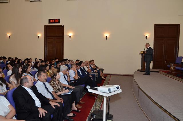 DİA-da Azərbaycan Respublikasının dövlət idarəetmə modelinə həsr olunmuş mühazirə dinlənilib