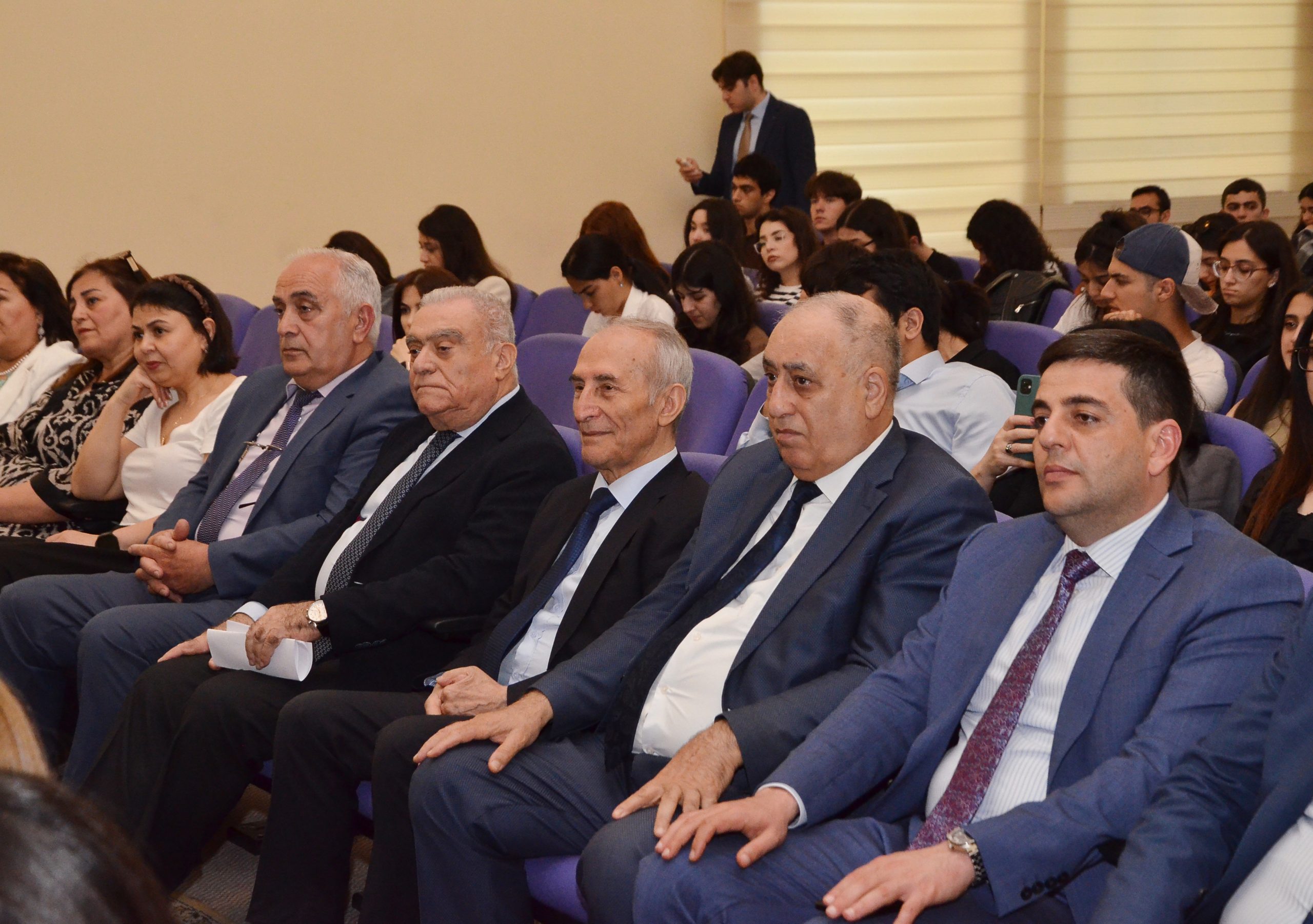 DİA-da Azərbaycanın Müstəqillik günü qeyd edildi