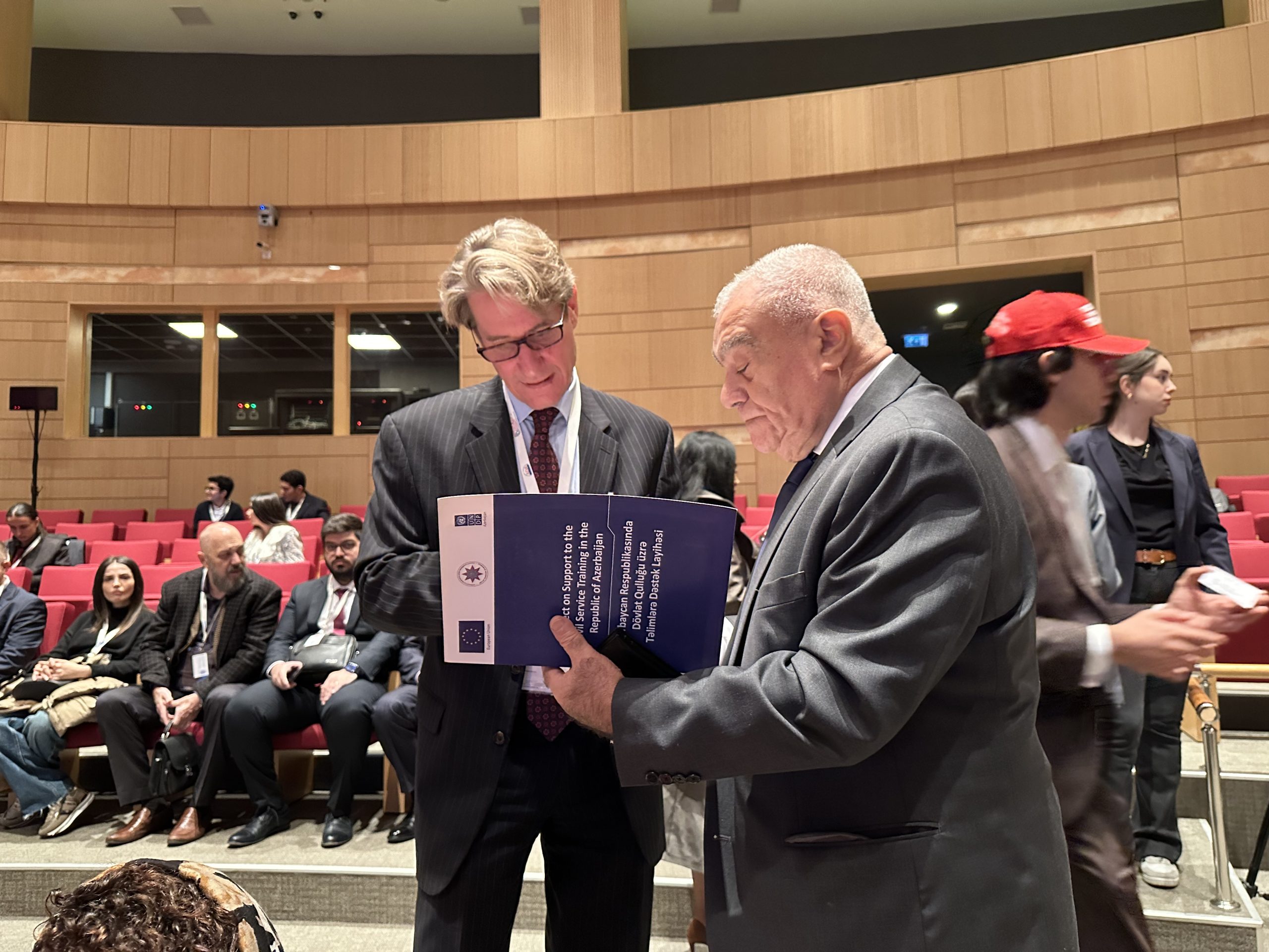 Dövlət İdarəçilik Akademiyasının rektoru COP29 çərçivəsində keçirilən beynəlxalq konfransda məruzə ilə çıxış etmişdir