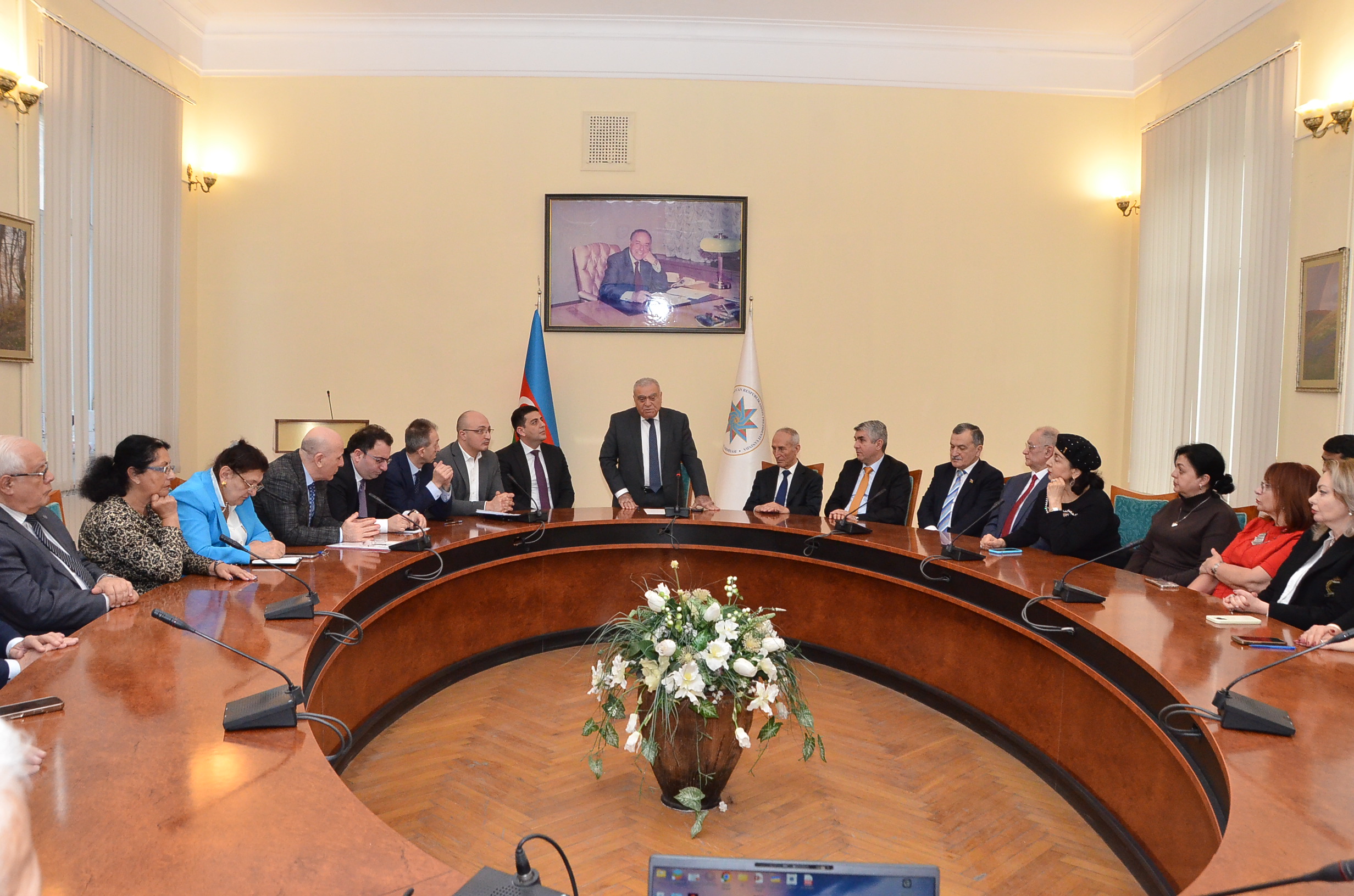 Prezident İlham Əliyevin dövlətçilik fəaliyyətinə həsr olunmuş “İnnovativ dövlət idarəçiliyi modeli: uğurlar və perspektivlər” mövzusunda elmi-praktik konfrans keçirilmişdir