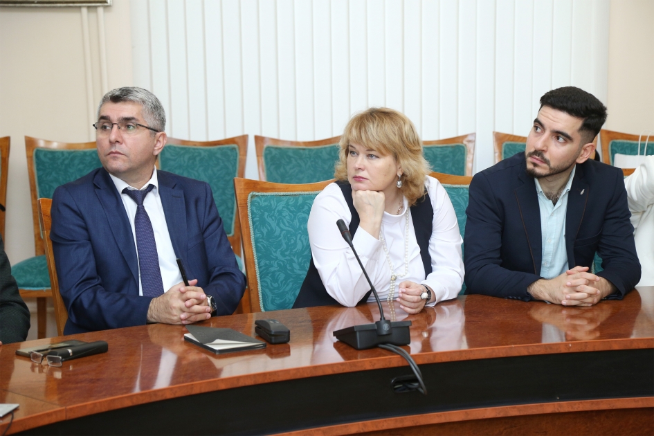 DİA-da Rusiya Prezidenti yanında Akademiyanın nümayəndə heyəti ilə görüş keçirilib