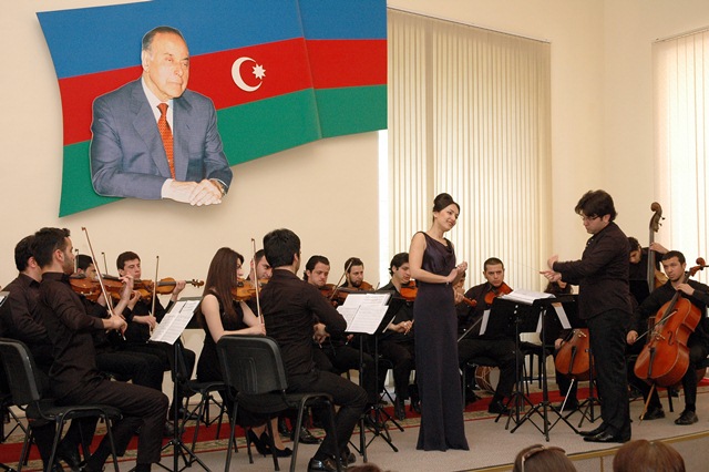 Azərbaycan xalqının ümumilli lideri Heydər Əliyevin 90 illik yubileyi ilə əlaqədar Dövlət İdarəçilik Akademiyası və Üzeyir Hacıbəyli adına Musiqi Akademiyası ilə birgə tədbir keçirilmişdir