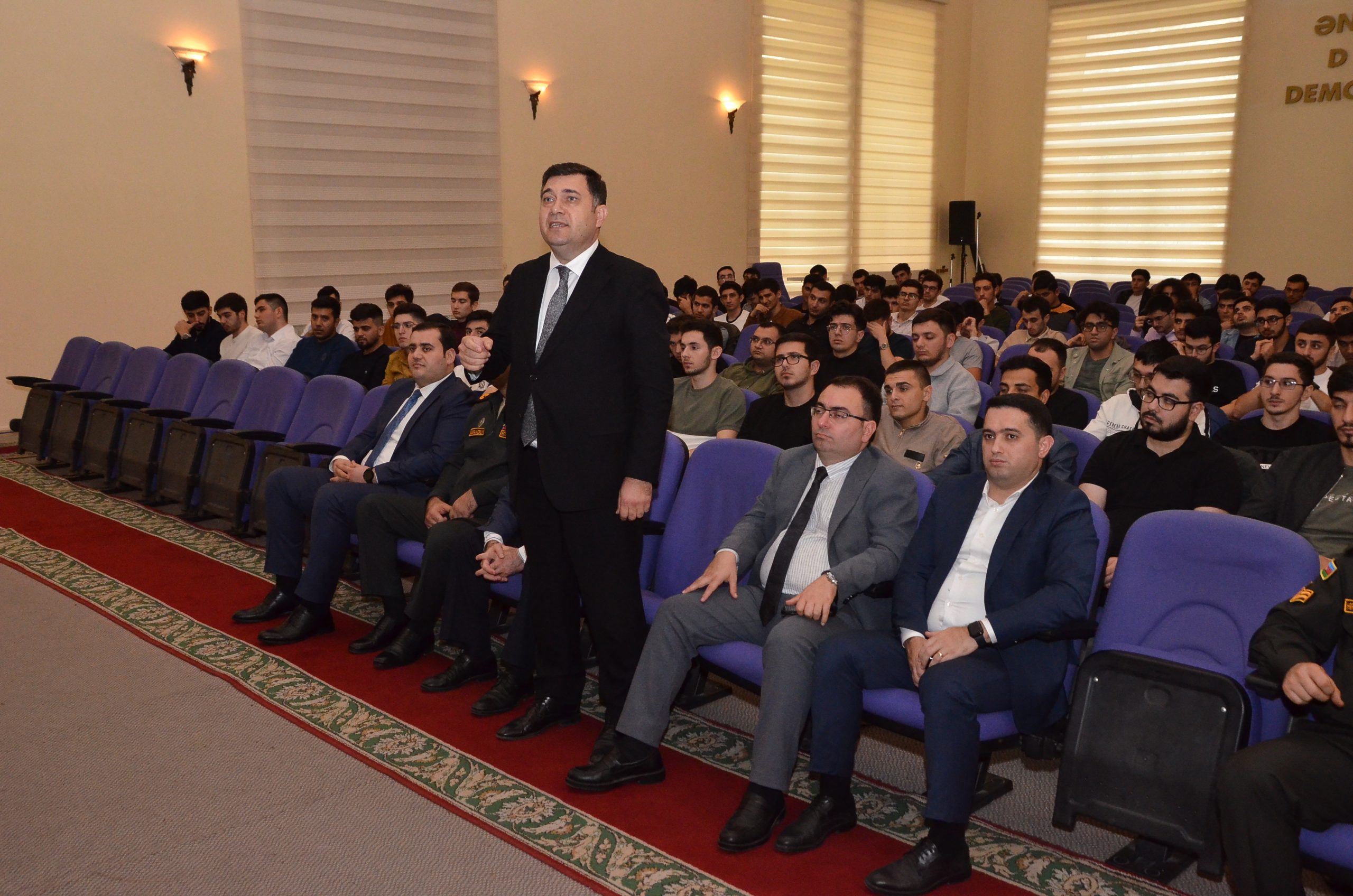 Dövlət İdarəçilik Akademiyasında Milli Müdafiə Universitetinin nümayəndə heyəti ilə görüş keçirilib