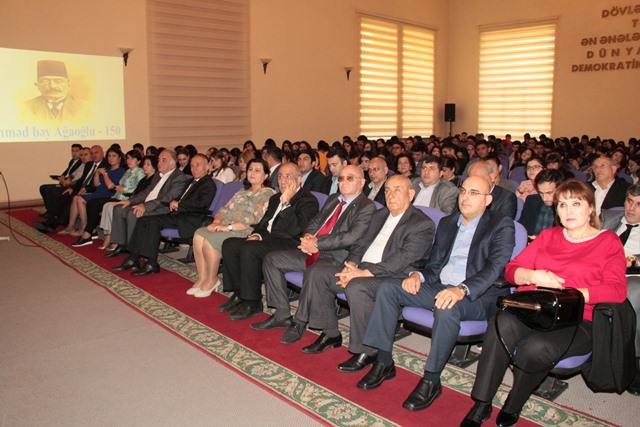 Dövlət İdarəçilik Akademiyasında Əhməd bəy Ağaoğlunun anadan olmasının 150 illiyi qeyd edilib