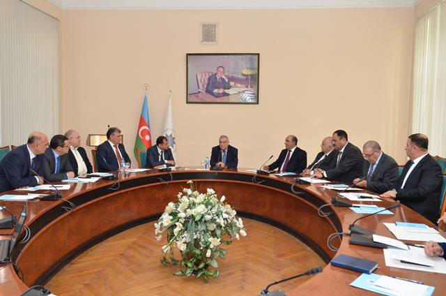 DİA-da “Bələdiyyə idarəçiliyinin aktual problemləri” istiqaməti üzrə qısamüddətli ixtisasartırma kursu və “Rəqəmsal iqtisadiyyat” mövzusunda təlim keçirilib