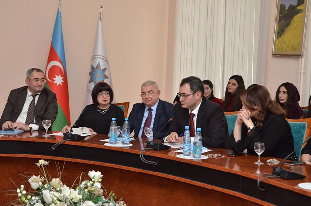 UNESKO üzrə Azərbaycan Milli Komissiyasının 25 illiyi ilə əlaqədar Dövlət İdarəçilik Akademiyasında dəyirmi masa keçirilib