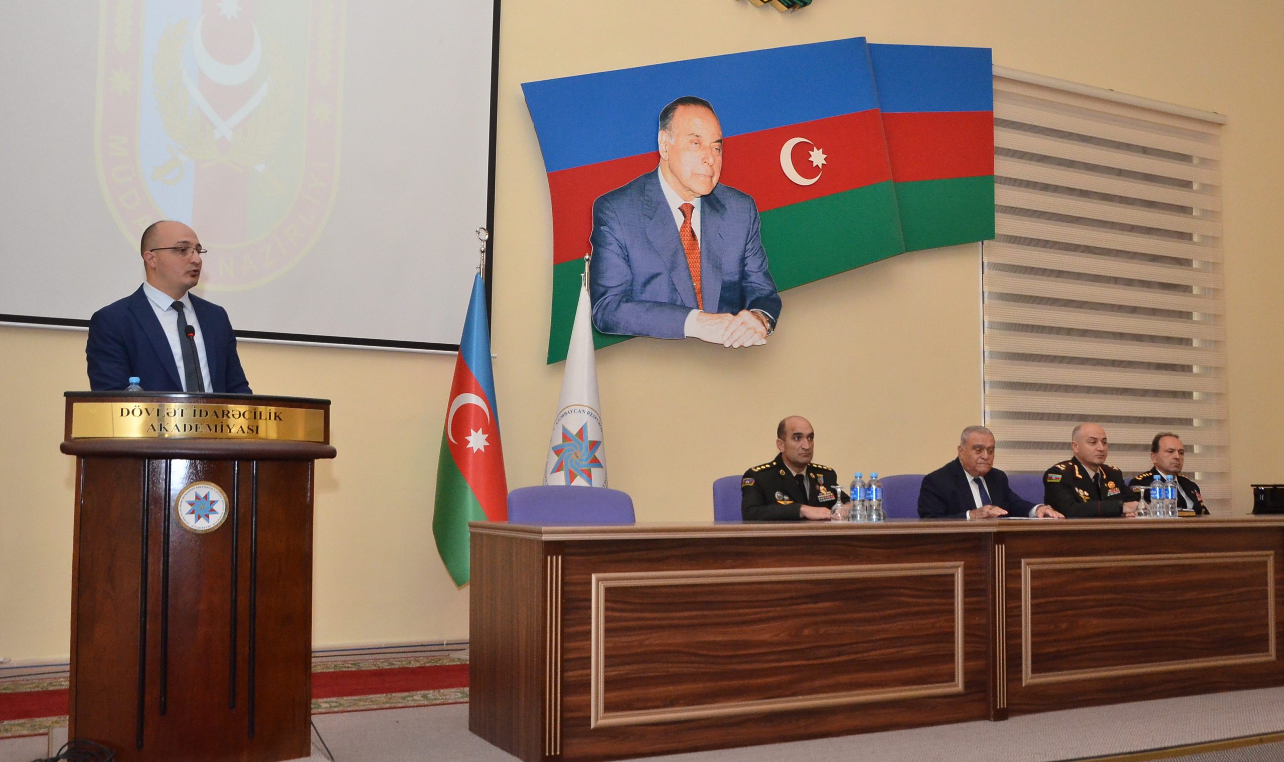 Dövlət İdarəçilik Akademiyasında Milli Müdafiə Universitetinin nümayəndə heyəti ilə görüş keçirilib