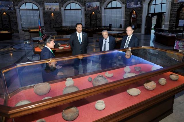 Dövlət İdarəçilik Akademiyasının əməkdaşları Naxçıvanın mədəniyyət müəssisələrində olublar