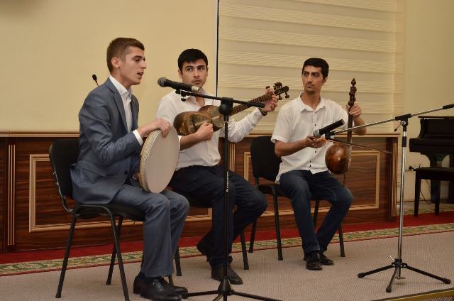 Dövlət İdarəçilik Akademiyasında məzun günü qeyd edilib