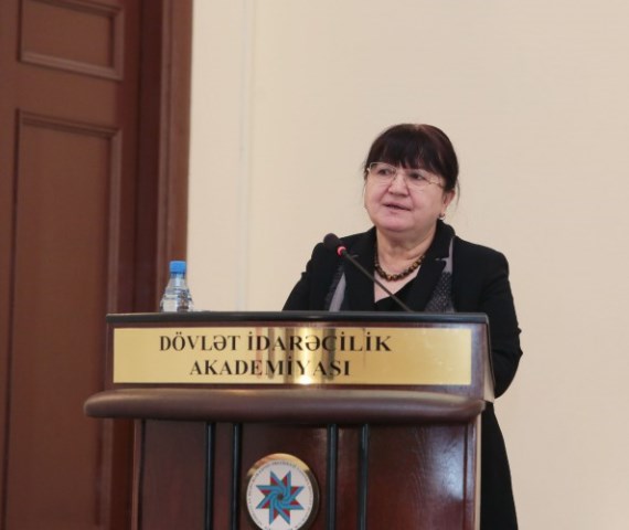 Mayın 23-də təhsilin magistr pilləsini bitirən dövlət qulluqçularına diplomlar təqdim olunub