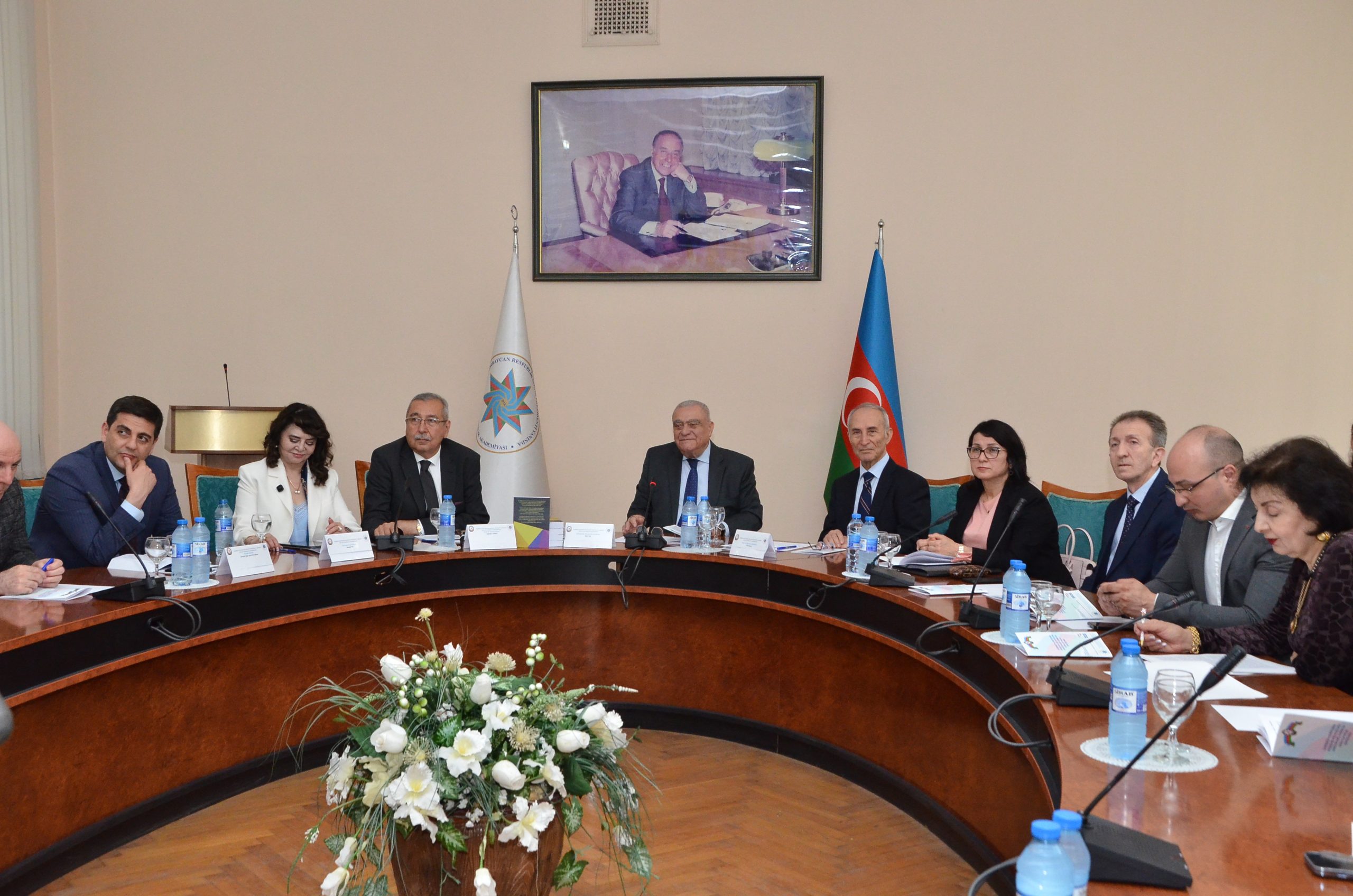 “Konstitusiya və Suverenlik İli" çərçivəsində beynəlxalq elmi-praktiki konfrans keçirildi