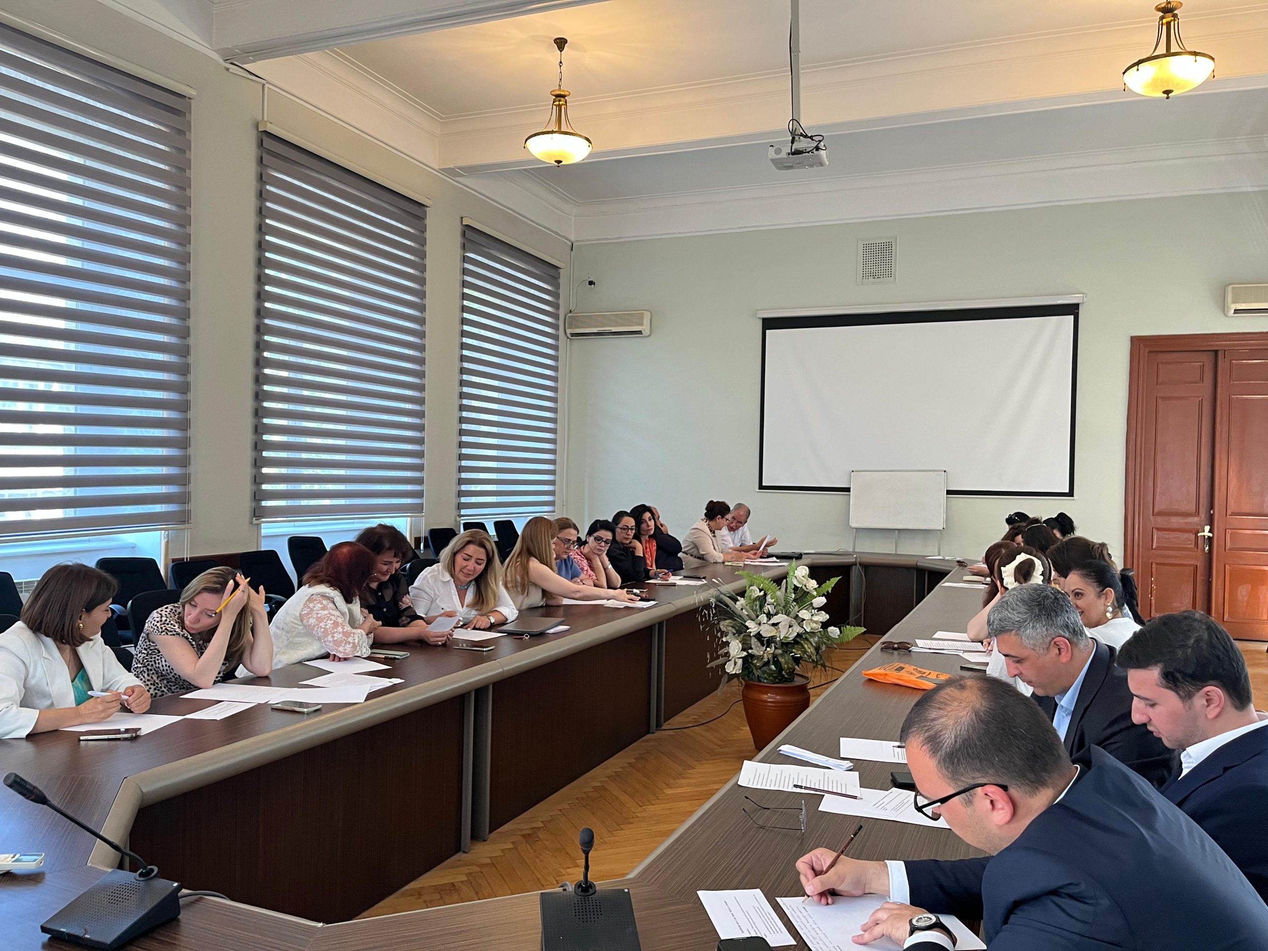 Azərbaycan Respublikasının Prezidenti yanında Dövlət İdarəçilik Akademiyasının Tədrisin Keyfiyyətinin Monitorinqi və Məzunları ilə İş Şöbəsi tərəfindən müəllimlər üçün “Andraqogika: Böyüklər üçün Effektiv Tədris Yanaşmaları” mövzusunda xüsusi təlim təşkil edilmişdir.