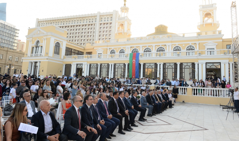 Dövlət İdarəçilik Akademiyasından 393 bakalavr, 96 magistr məzun olub