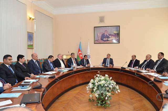 DİA-da “Bələdiyyə idarəçiliyinin aktual problemləri” istiqaməti üzrə qısamüddətli ixtisasartırma kursu və “Rəqəmsal iqtisadiyyat” mövzusunda təlim keçirilib