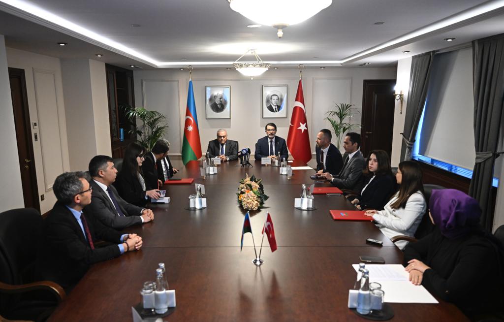 Dövlət İdarəçilik Akademiyası ilə Türkiyə Respublikası Prezident Administrasiyası<br>yanında İnsan Resursları Ofisi arasında anlaşma memorandumu imzalanmışdır