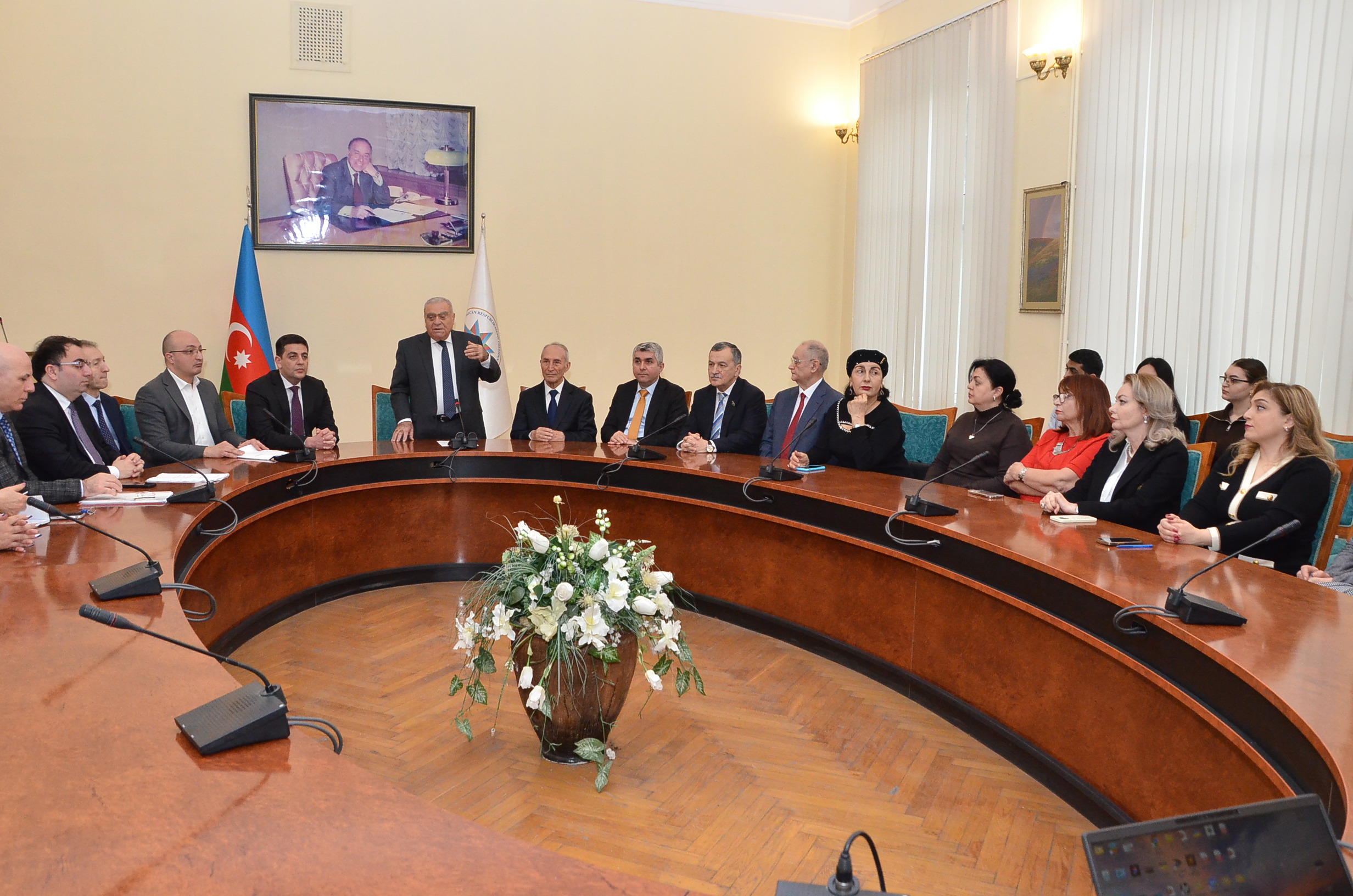 Prezident İlham Əliyevin dövlətçilik fəaliyyətinə həsr olunmuş “İnnovativ dövlət idarəçiliyi modeli: uğurlar və perspektivlər” mövzusunda elmi-praktik konfrans keçirilmişdir