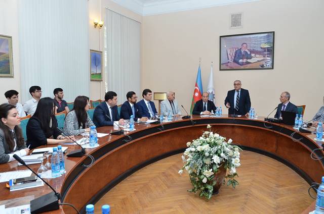 Dövlət İdarəçilik Akademiyasında “Heydər Əliyev irsi və Azərbaycan Respublikasının innovativ dövlət idarəçiliyi islahatları” mövzusunda elmi-praktik konfrans keçirilib