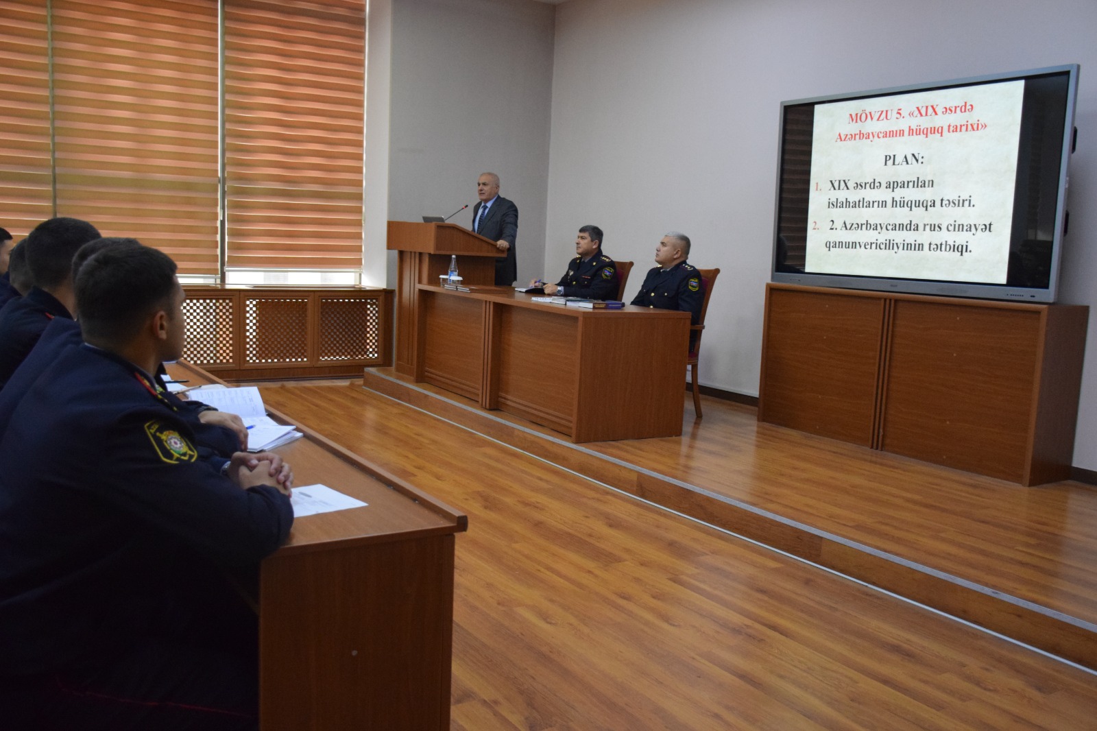 Polis Akademiyasında təcrübəli mütəxəssisin iştirakı ilə interaktiv dərs keçirilib