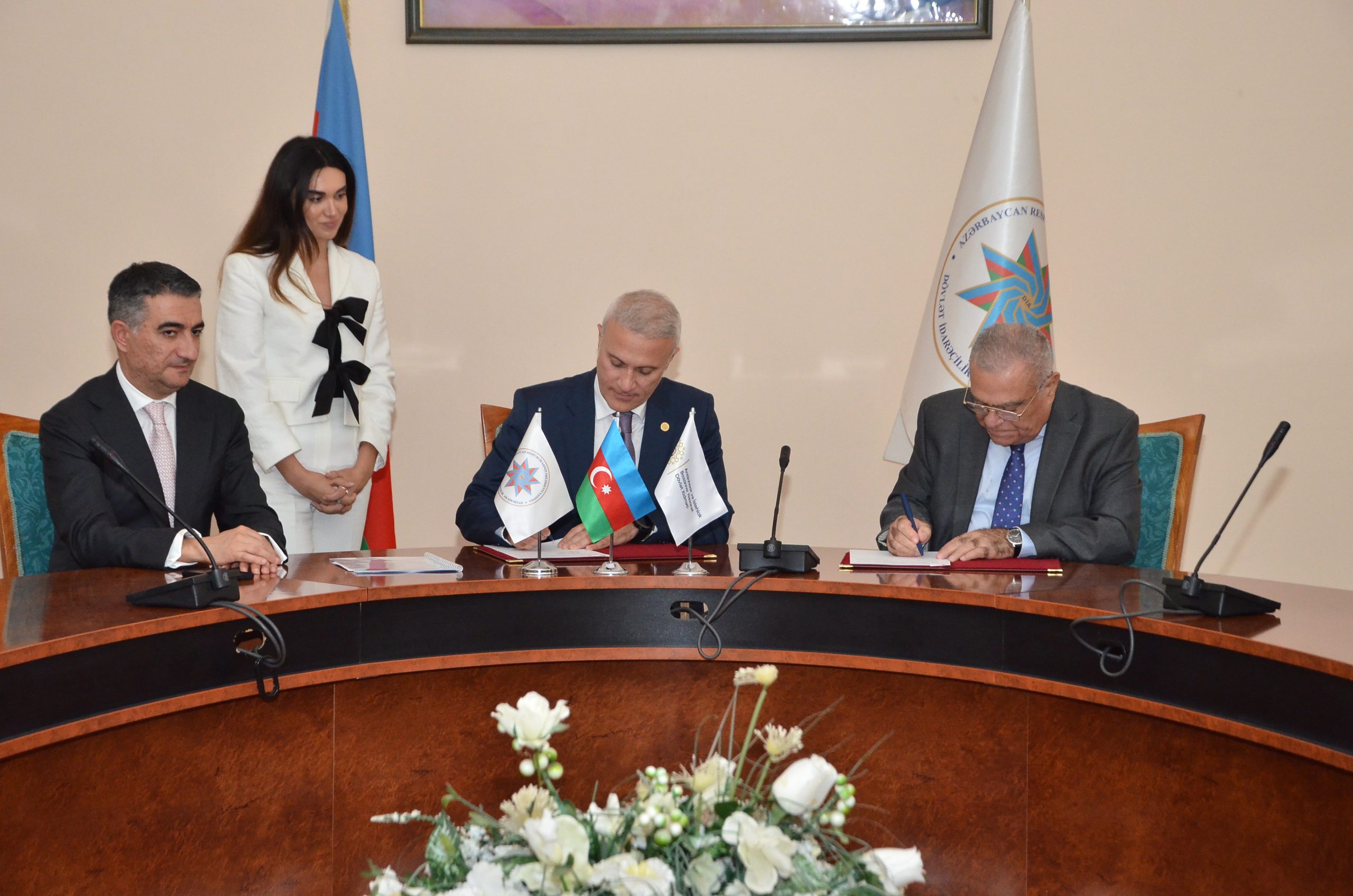 Dövlət İdarəçilik Akademiyası və İqtisadiyyat Nazirliyi yanında Antiinhisar və İstehlak Bazarına Nəzarət Dövlət Xidməti arasında əməkdaşlığa dair memorandum imzalanıb