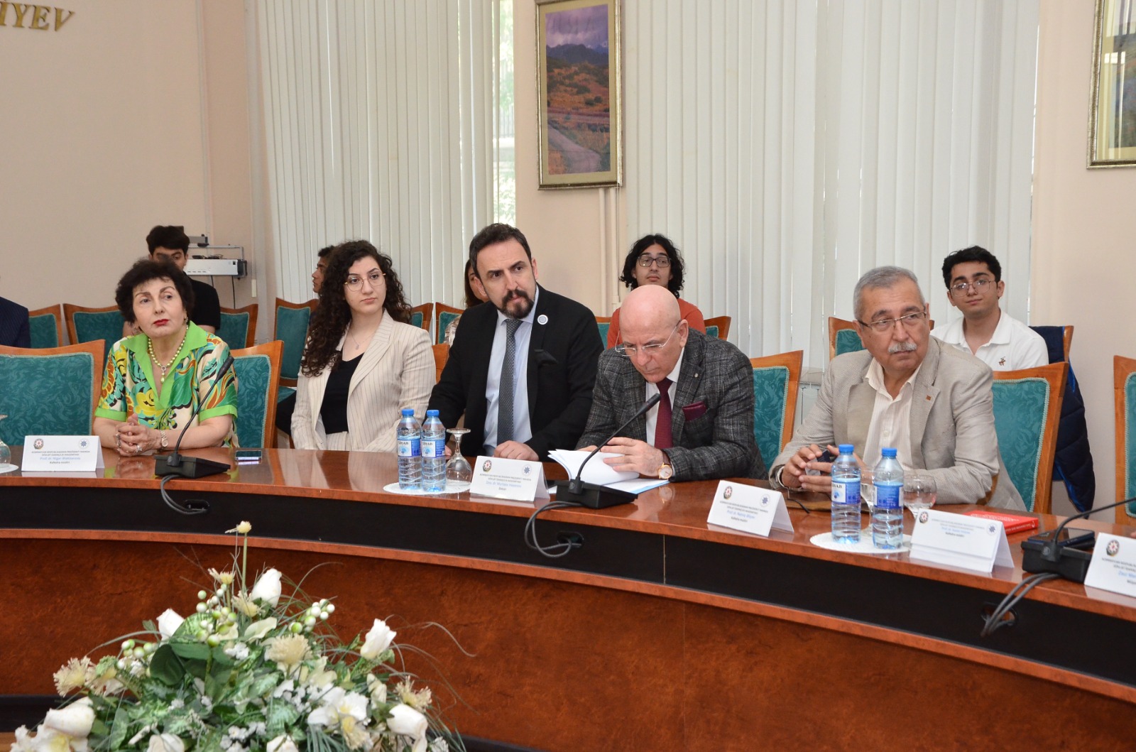 Dövlət İdarəçilik Akademiyasında Türkiyənin tanınmış professorları, beyin mərkəzlərinin nümayəndələri və politoloqları ilə görüş keçirilmişdir