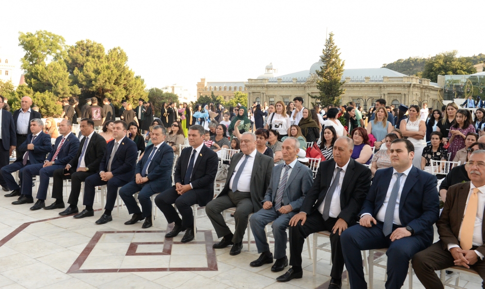 Dövlət İdarəçilik Akademiyasından 393 bakalavr, 96 magistr məzun olub