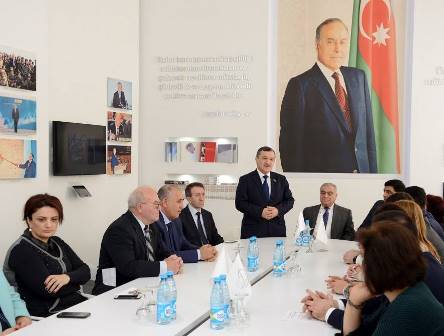 Dövlət İdarəçilik Akademiyasında ümummilli lider Heydər Əliyevin xatirəsi anılıb