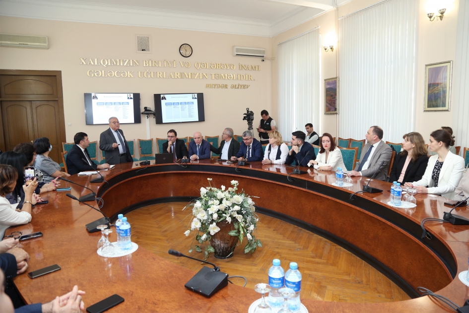 DİA-da Rusiya Prezidenti yanında Akademiyanın nümayəndə heyəti ilə görüş keçirilib