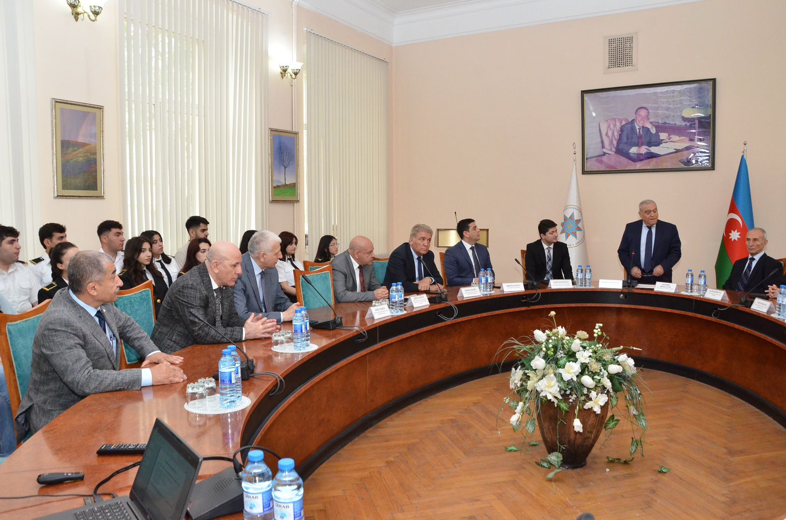 “Mülki qanunvericiliyin problem məsələləri” mövzusunda dəyirmi masa uğurla keçirildi