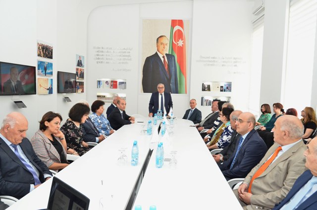 Dövlət İdarəçilik Akademiyasında ulu öndər Heydər Əliyevə həsr olunmuş elmi konfrans təşkil edilib