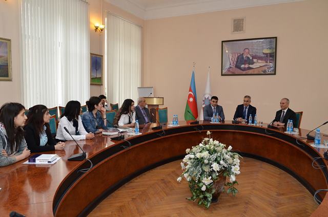 Avropa İnsan Haqları Məhkəməsinin hakimi ilə tələbələrin görüşü keçirilib