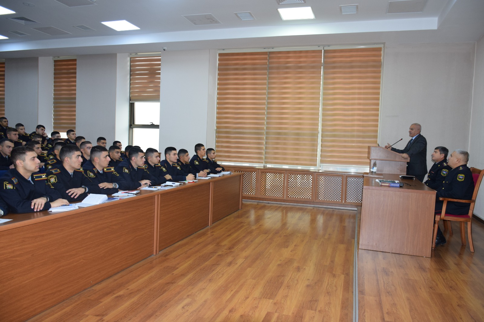 Polis Akademiyasında təcrübəli mütəxəssisin iştirakı ilə interaktiv dərs keçirilib