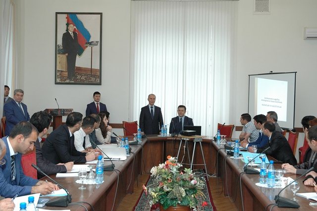 DIA-da “Dövlətin sosial siyasəti: mahiyyət, prioritetlər və həyata keçirilmə mexanizmləri” və ”İnvestisiya proseslərinin dövlət tənzimlənməsi və dövlətin maliyyə-kredit siyasəti”, istiqamətləri üzrə qısamüddətli ixtisasartırma kursları keçirilmişdir