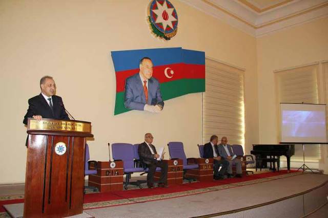 Azərbaycan Respublikasının Prezidenti yanında Dövlət İdarəçilik Akademiyasında "Konstitusiya islahatı günün tələbidir" mövzusunda elmi-praktiki konfrans keçirilib