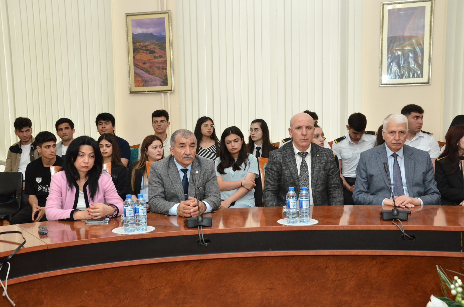 “Mülki qanunvericiliyin problem məsələləri” mövzusunda dəyirmi masa uğurla keçirildi