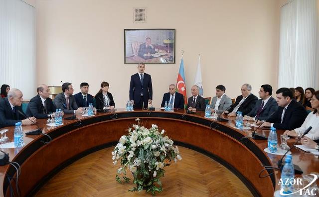 Dövlət İdarəçilik Akademiyası ilə Dövlət Miqrasiya Xidməti arasında Anlaşma Memorandumu imzalanıb