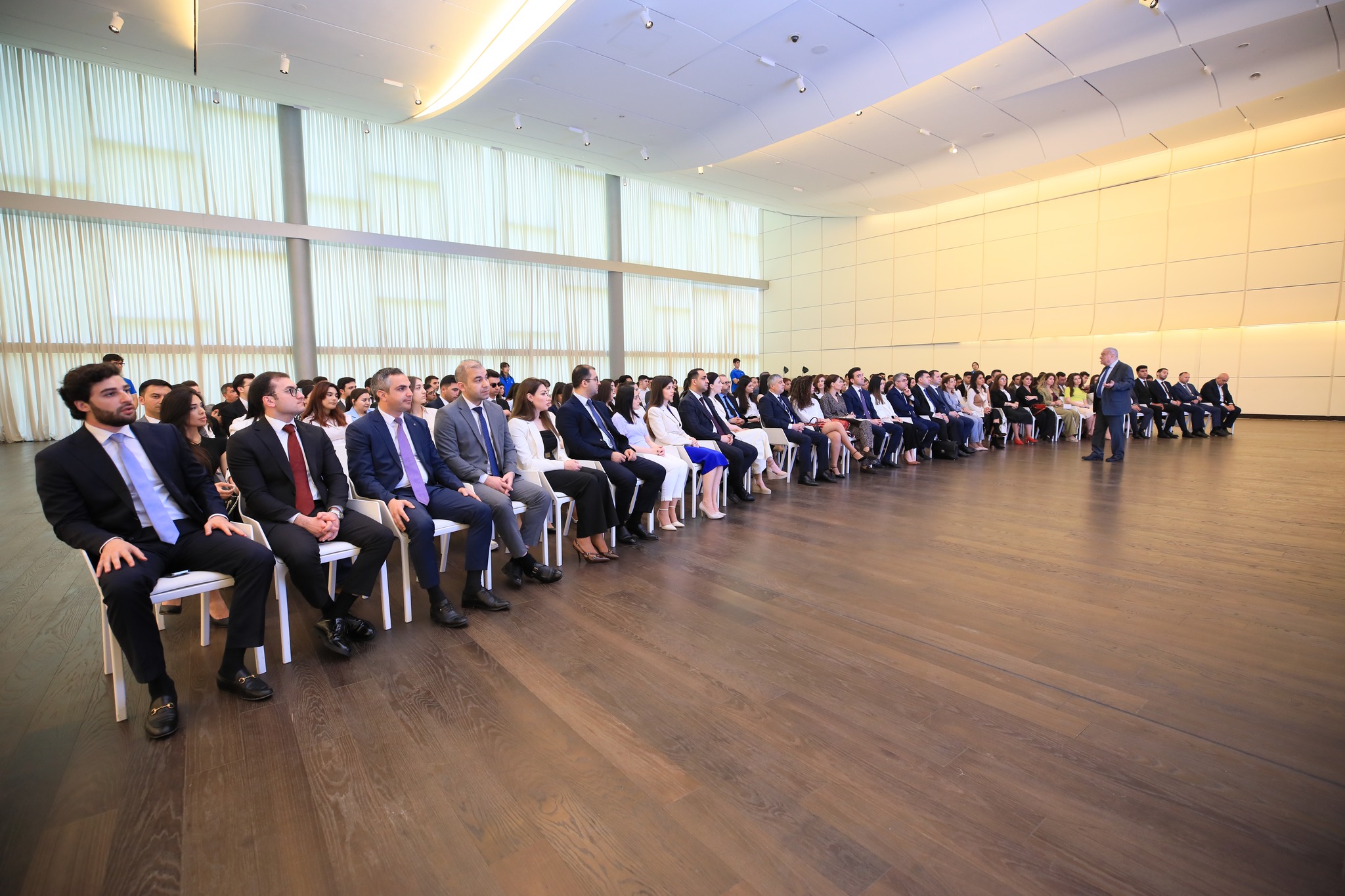 “Prezident İlham Əliyevin innovativ dövlət idarəçiliyi texnologiyaları: COP29-a aparan yol” mövzusunda təqdimat keçirilib