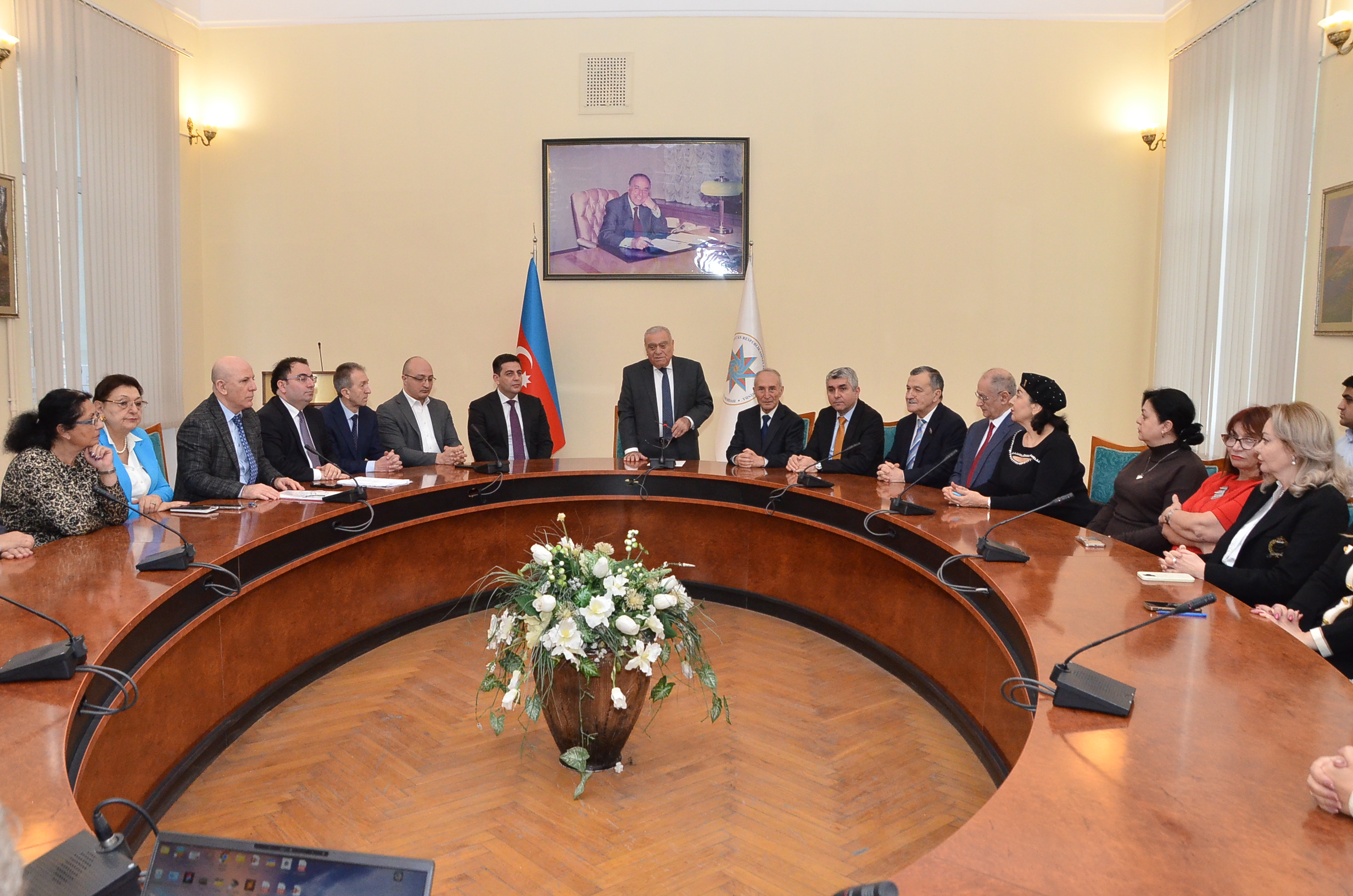 Prezident İlham Əliyevin dövlətçilik fəaliyyətinə həsr olunmuş “İnnovativ dövlət idarəçiliyi modeli: uğurlar və perspektivlər” mövzusunda elmi-praktik konfrans keçirilmişdir