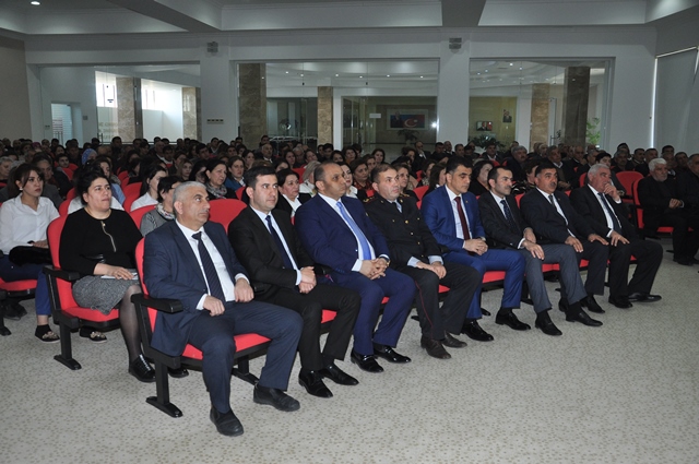 Müasir dövlət idarəçiliyinin təşkilati əsaslari:15 il innovativ inkişaf yollarinda