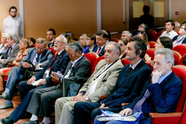 Dövlət İdarəçilik Akademiyasının professoru Beynəlxalq elmi kollokviumda məruzə edib