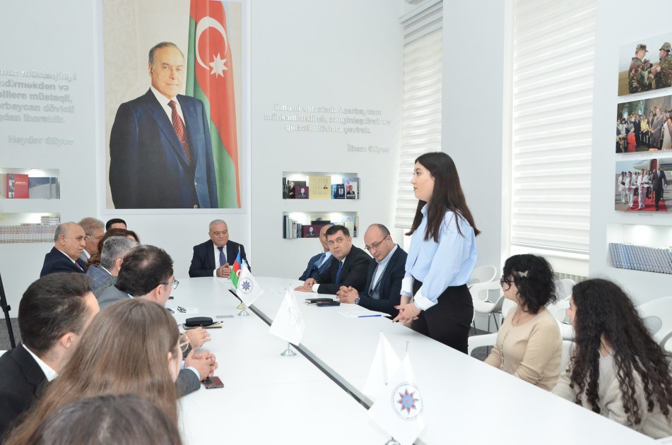 Dövlət İdarəçilik Akademiyasında Prezident təqaüdünə layiq görülmüş tələbələrlə görüş olub