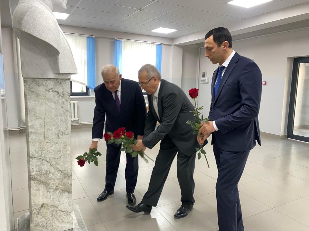 “Azərbaycanın ərazi bütövlüyü və suverenliyinin bərpası; hüquqi aspektlər” kitabının qırğız dilində təqdimatı keçirilib